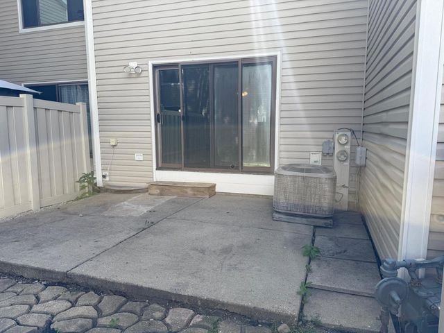 1099 E Randville Drive, Palatine, IL 60074