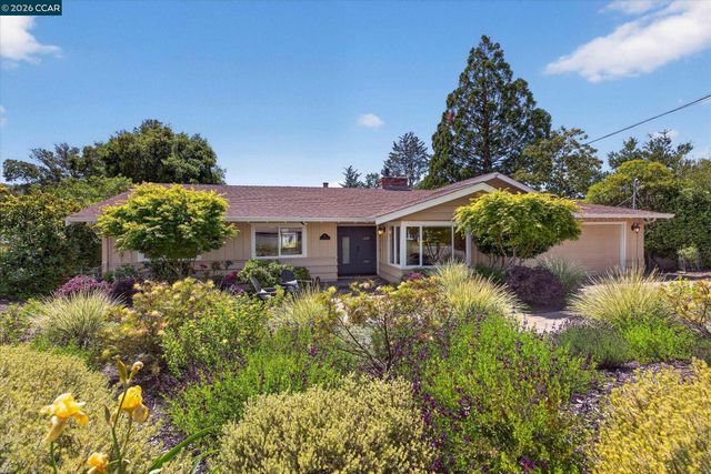 26 Carisbrook Dr, Orinda, CA 94563