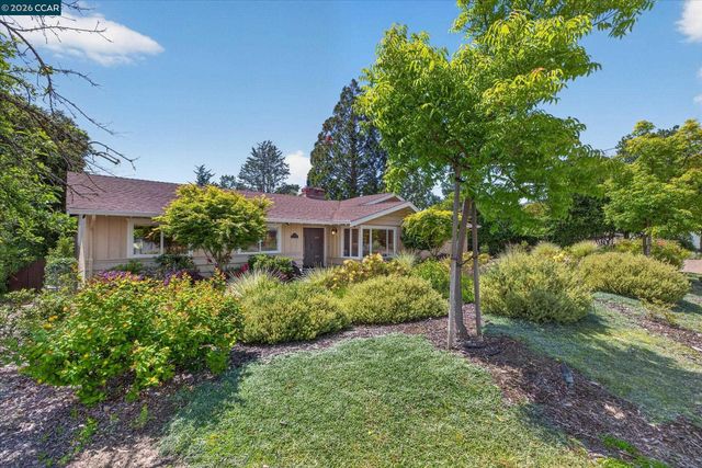 26 Carisbrook Dr, Orinda, CA 94563