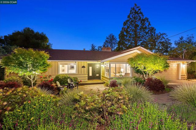 26 Carisbrook Dr, Orinda, CA 94563