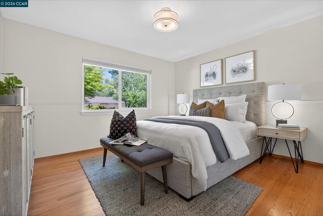 26 Carisbrook Dr, Orinda, CA 94563