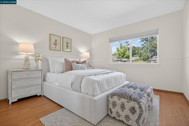 26 Carisbrook Dr, Orinda, CA 94563