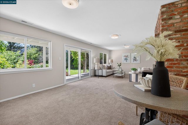26 Carisbrook Dr, Orinda, CA 94563