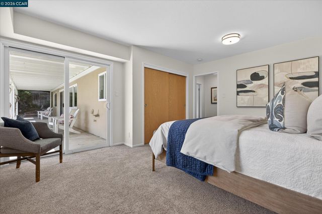 26 Carisbrook Dr, Orinda, CA 94563