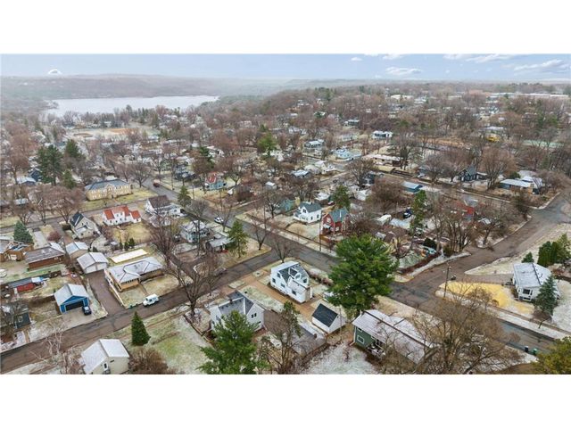 824 Elm Street, Hudson, WI 54016