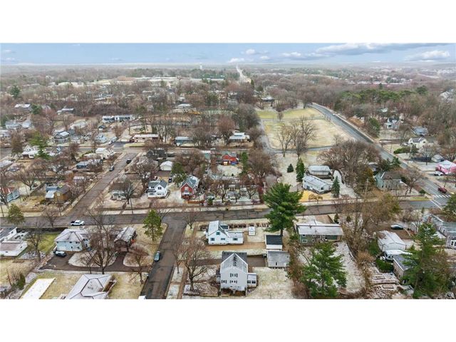 824 Elm Street, Hudson, WI 54016