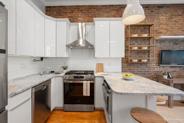 9 Everett Ave 1, Boston, MA 02125