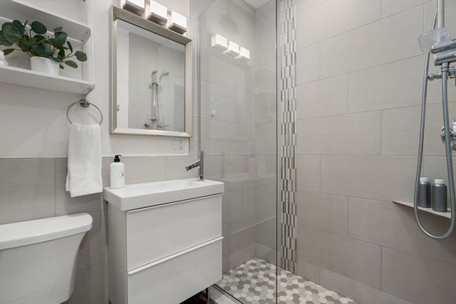 9 Everett Ave 1, Boston, MA 02125