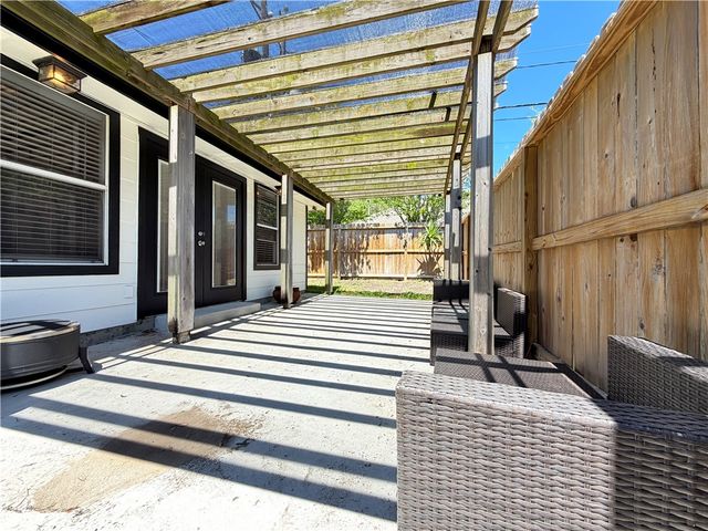 4214 Valley Cir, Corpus Christi, TX 78413