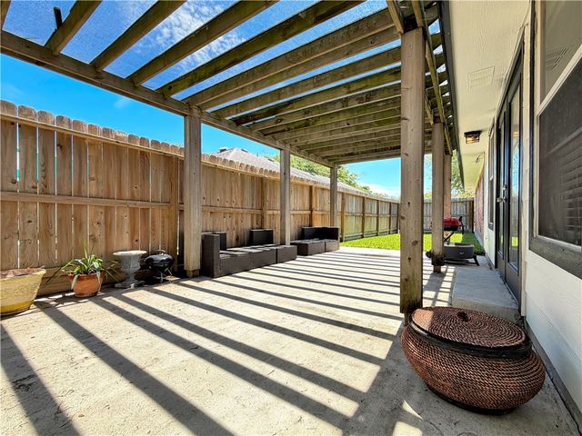 4214 Valley Cir, Corpus Christi, TX 78413