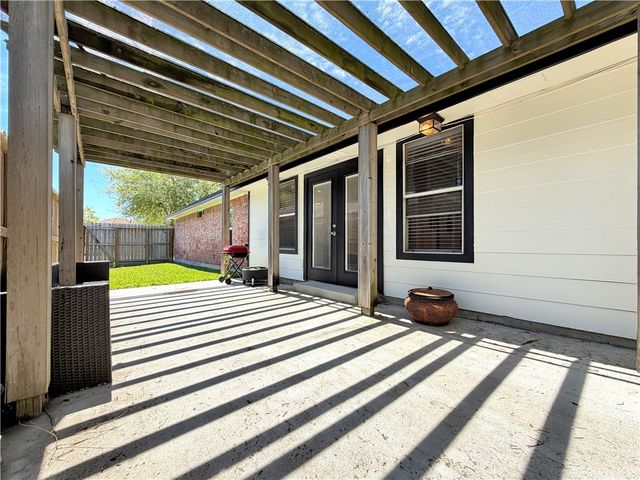 4214 Valley Cir, Corpus Christi, TX 78413