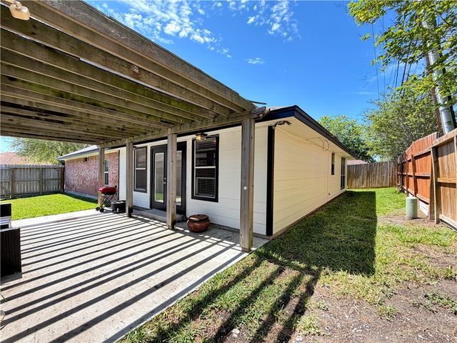 4214 Valley Cir, Corpus Christi, TX 78413