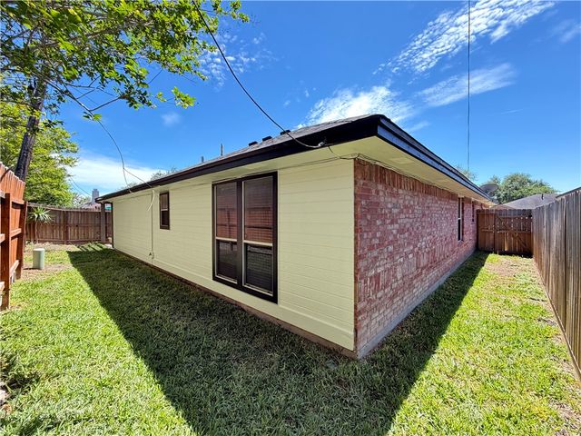 4214 Valley Cir, Corpus Christi, TX 78413