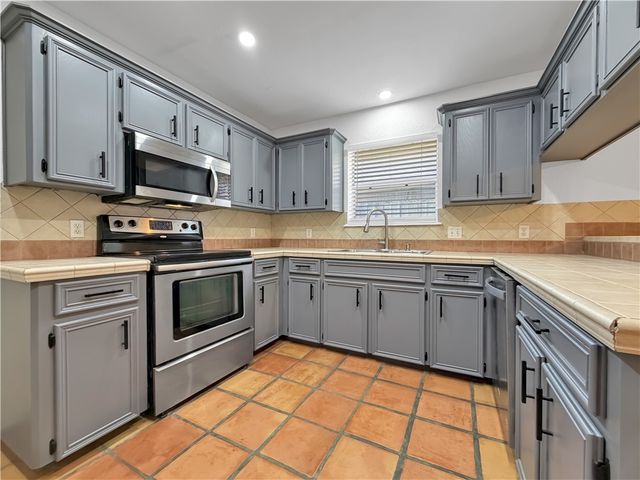 4214 Valley Cir, Corpus Christi, TX 78413