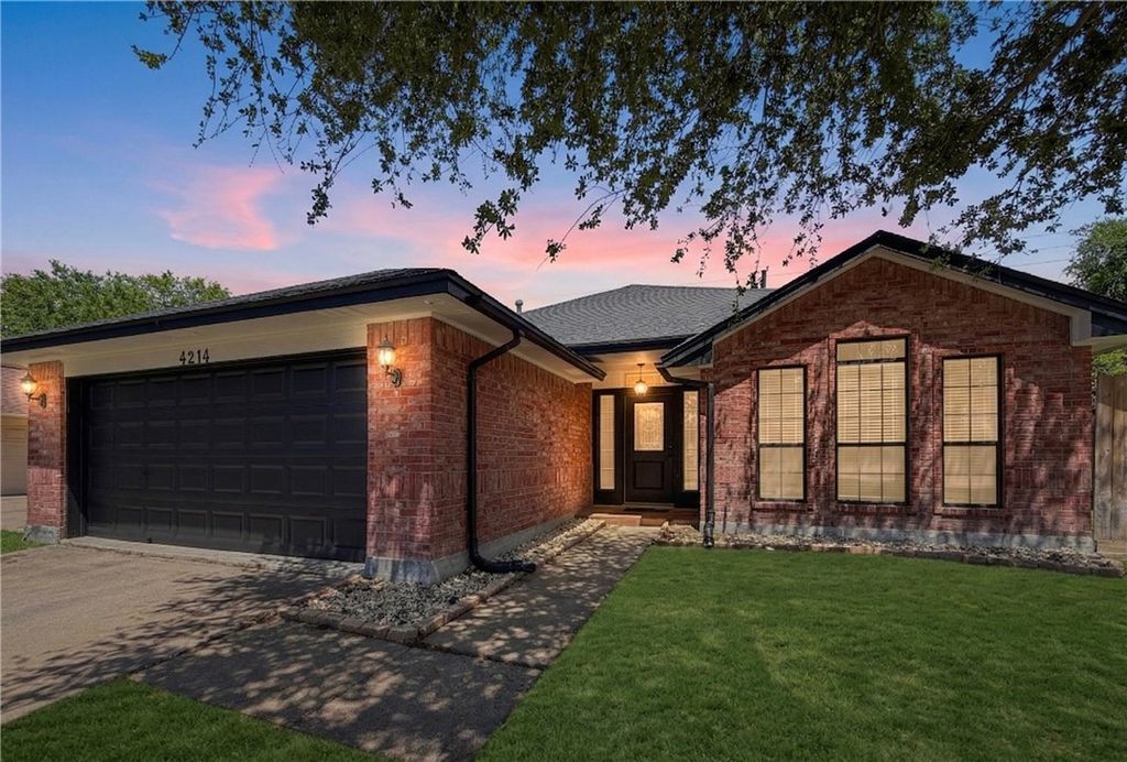 4214 Valley Cir, Corpus Christi, TX 78413