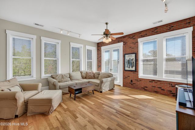 709 N 4th Street Ste 302, Wilmington, NC 28401