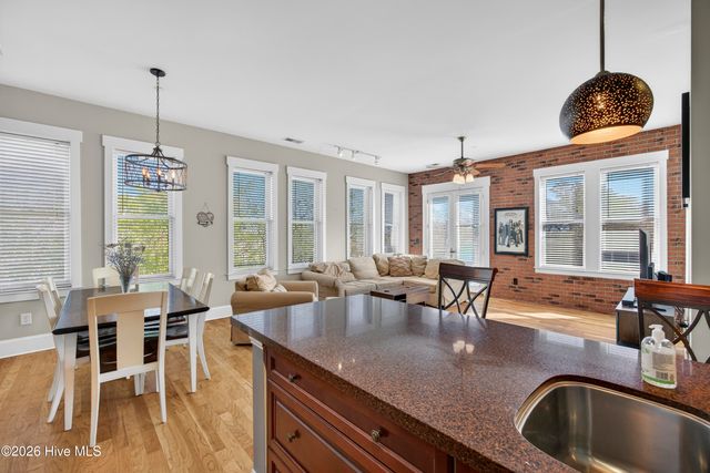 709 N 4th Street Ste 302, Wilmington, NC 28401