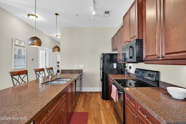 709 N 4th Street Ste 302, Wilmington, NC 28401