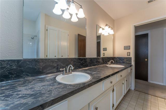 109 Granby Pl, Portland, TX 78374