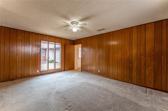 109 Granby Pl, Portland, TX 78374