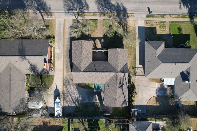 109 Granby Pl, Portland, TX 78374