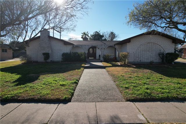 109 Granby Pl, Portland, TX 78374