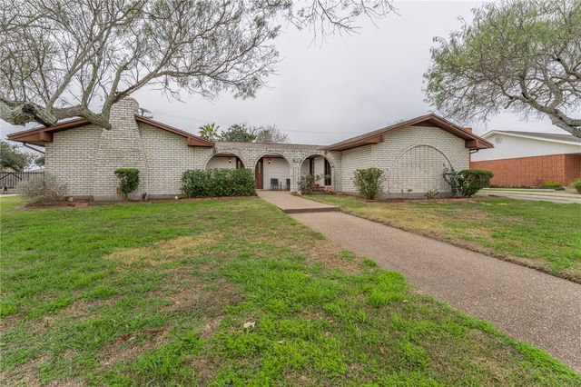 109 Granby Pl, Portland, TX 78374