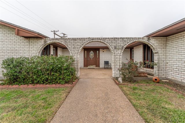 109 Granby Pl, Portland, TX 78374