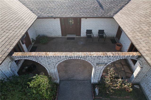 109 Granby Pl, Portland, TX 78374