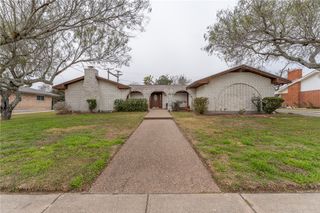 109 Granby Pl, Portland, TX 78374