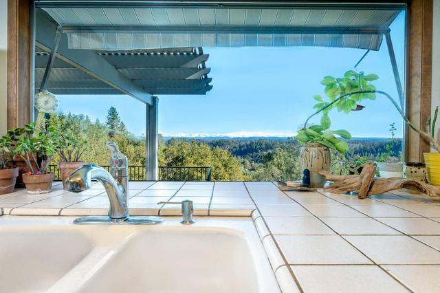 17415 Aileen Way, Grass Valley, CA 95949