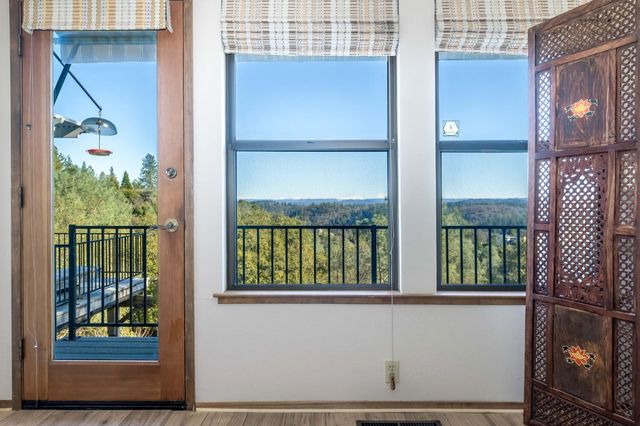 17415 Aileen Way, Grass Valley, CA 95949