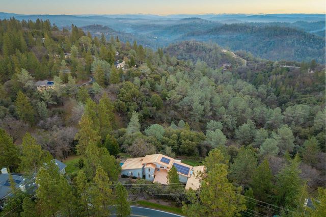 17415 Aileen Way, Grass Valley, CA 95949