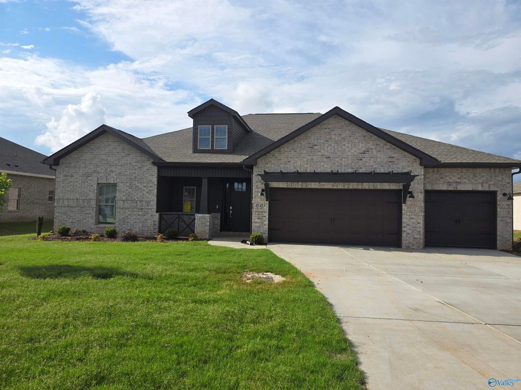 22635 Donahue Drive, Athens, AL 35613
