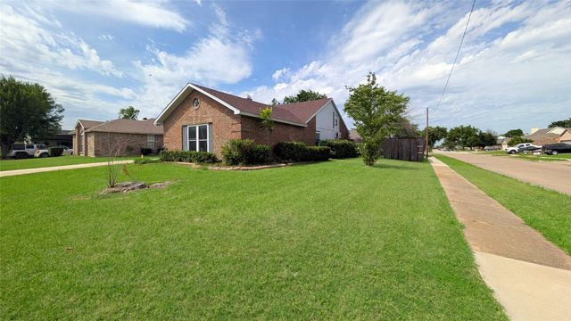 500 Rosewood Lane, Forney, TX 75126