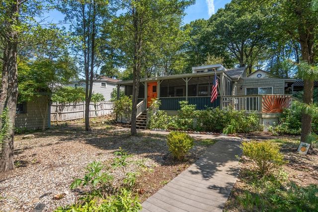 7 Victoria Ave, Rutland, MA 01543