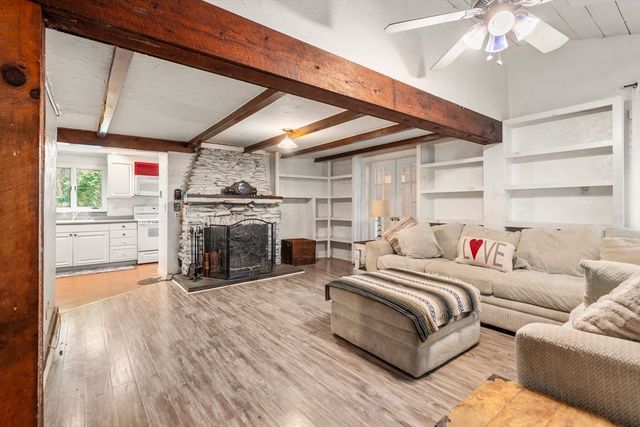 7 Victoria Ave, Rutland, MA 01543