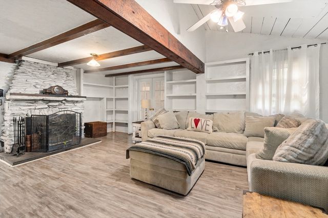 7 Victoria Ave, Rutland, MA 01543
