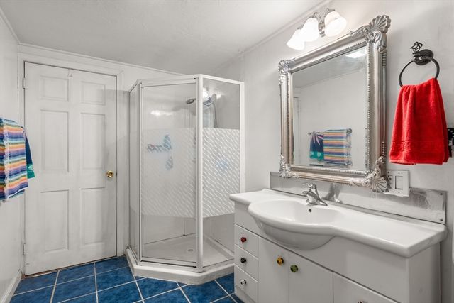 7 Victoria Ave, Rutland, MA 01543