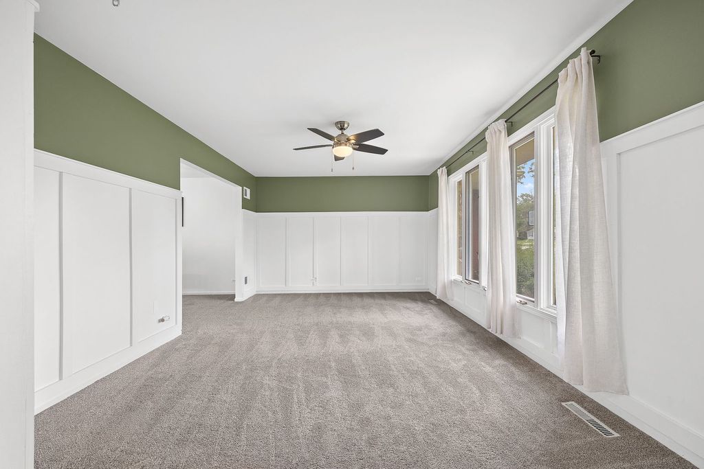 Image 14 of property listing at 11420 194th Street, Mokena, IL 60448