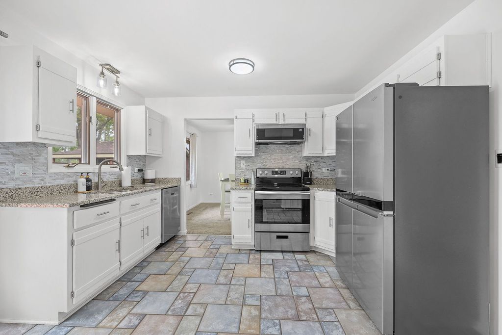Image 21 of property listing at 11420 194th Street, Mokena, IL 60448
