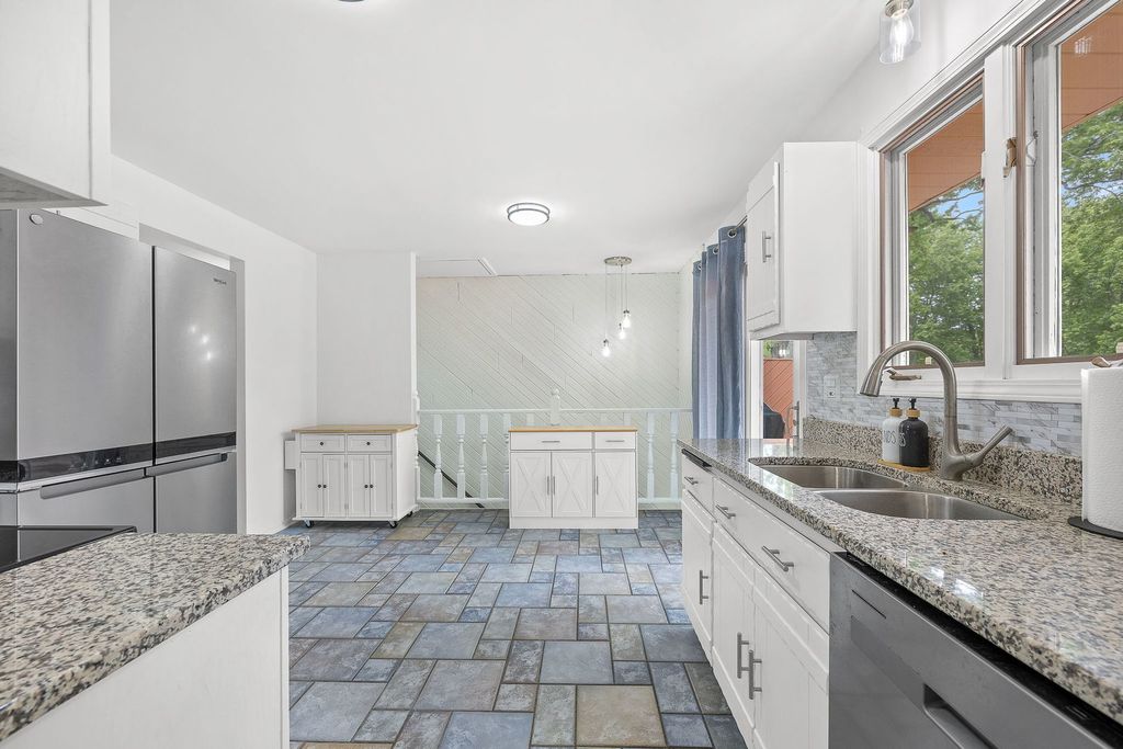 Image 23 of property listing at 11420 194th Street, Mokena, IL 60448
