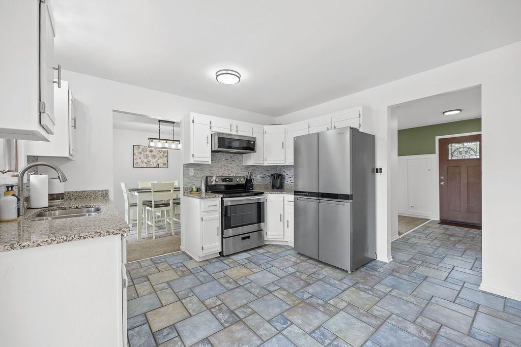 Image 24 of property listing at 11420 194th Street, Mokena, IL 60448