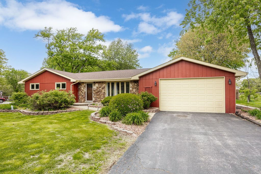 Image 7 of property listing at 11420 194th Street, Mokena, IL 60448