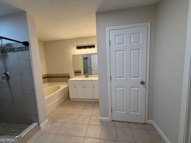 402 Ginger Circle, Lagrange, GA 30240