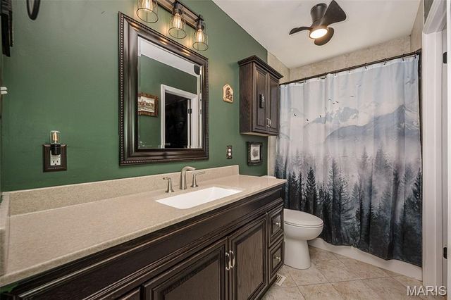 28 James Court, Ballwin, MO 63021