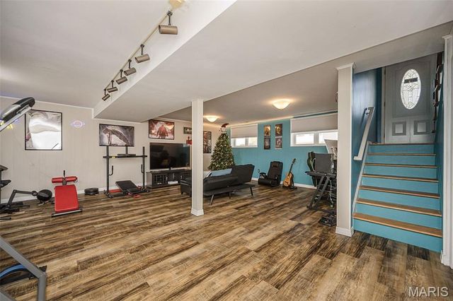 28 James Court, Ballwin, MO 63021