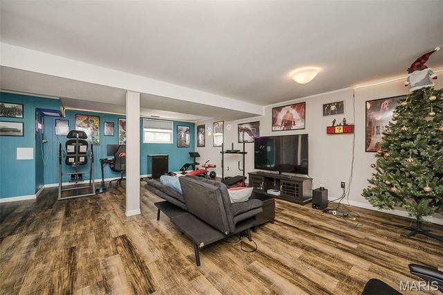 28 James Court, Ballwin, MO 63021