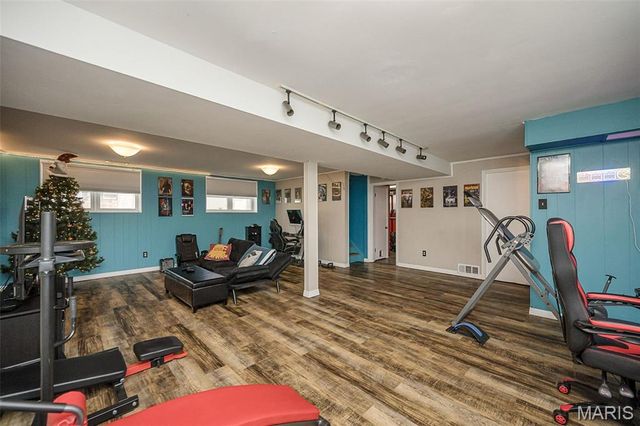 28 James Court, Ballwin, MO 63021