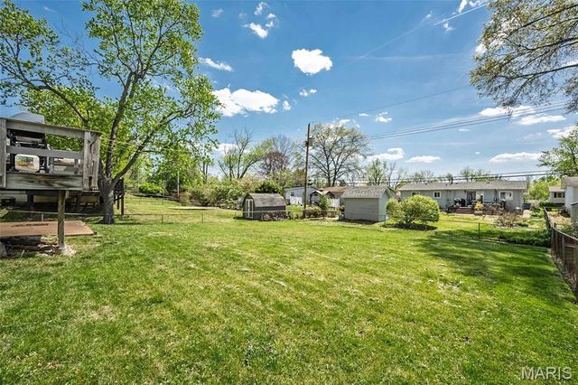 28 James Court, Ballwin, MO 63021